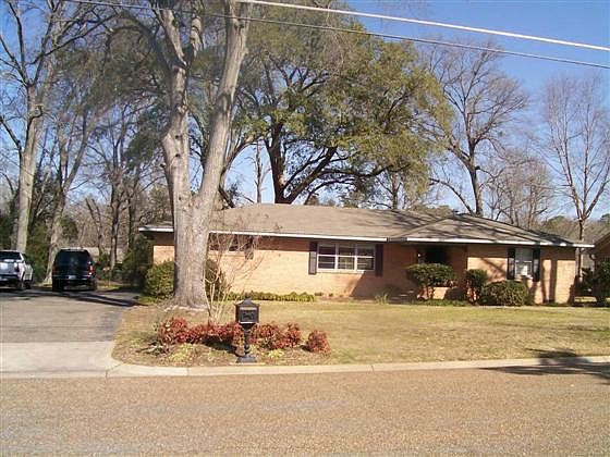 1st image of 2501 Wychelm Dr