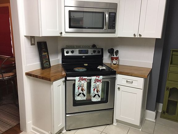 3rd image of 3535 Kenwood Ave