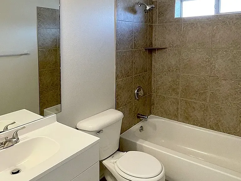 240 Chisholm Way — Photo 9