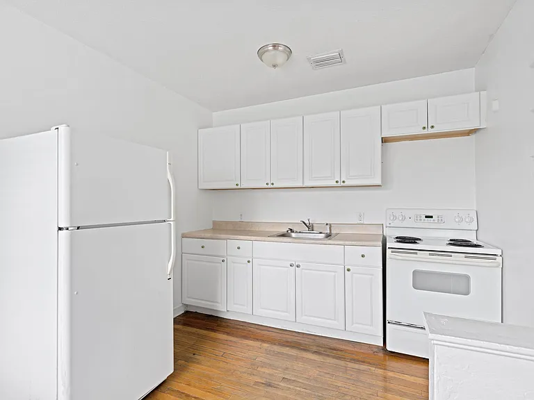 5208 Spruce Ave #B — Photo 8