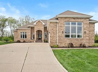 764 Cirque Dr, Crown Point, IN 46307