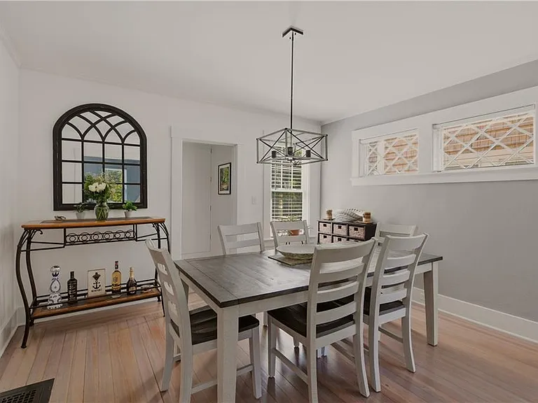 21 Pell St — Photo 6