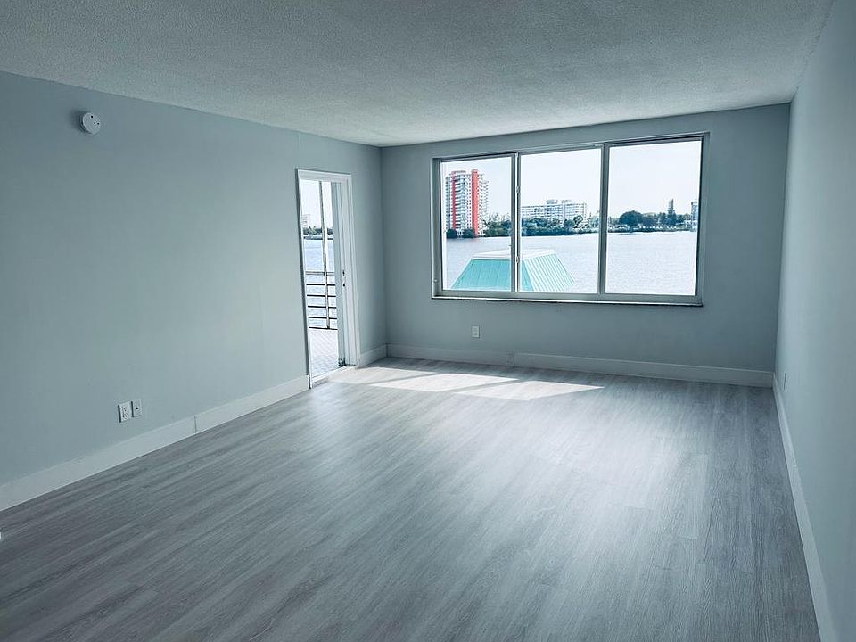 1st image of 1150 NE 191st St #35