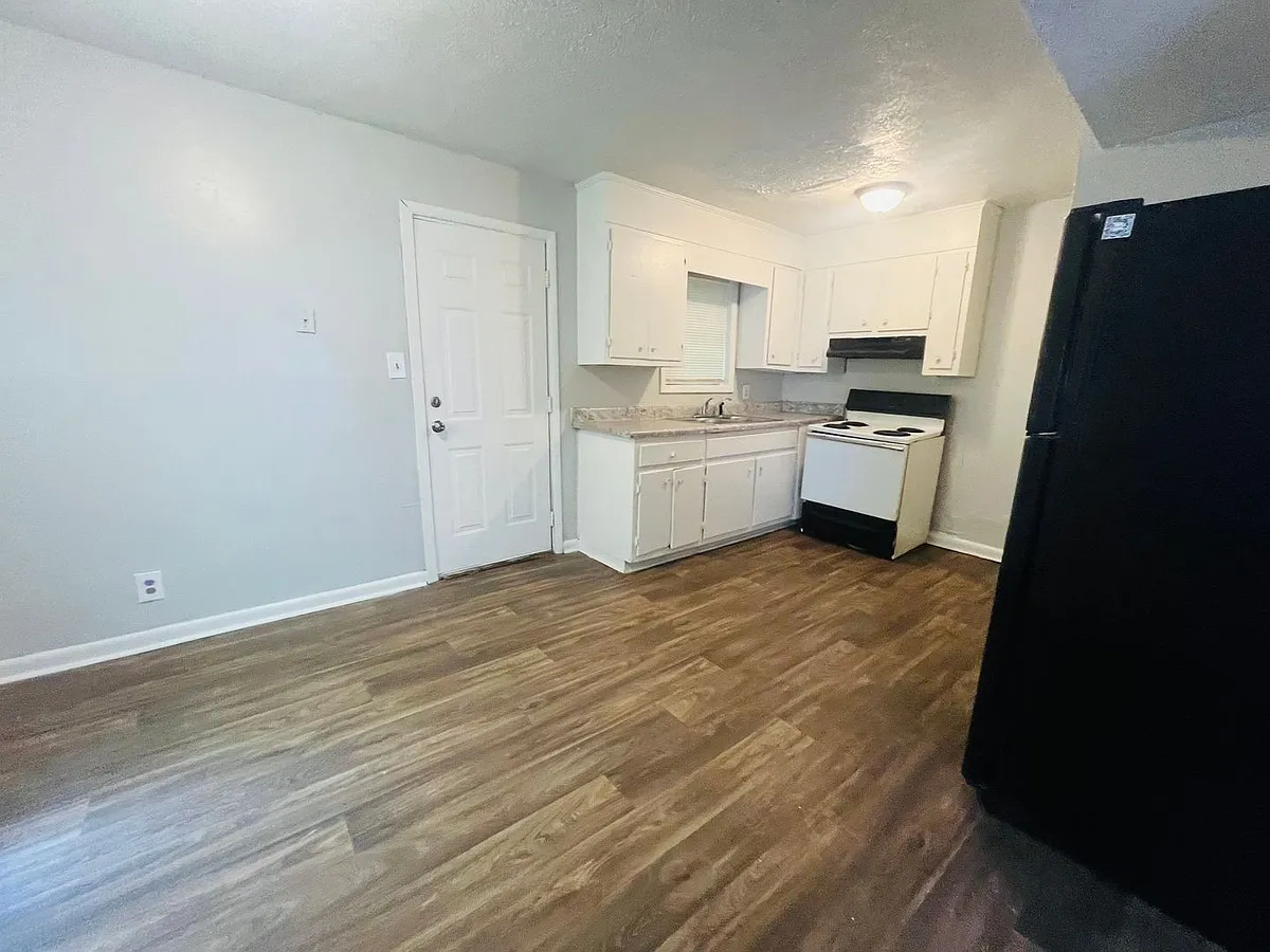 Building Photo - 4053 Log Cabin Dr #B-3