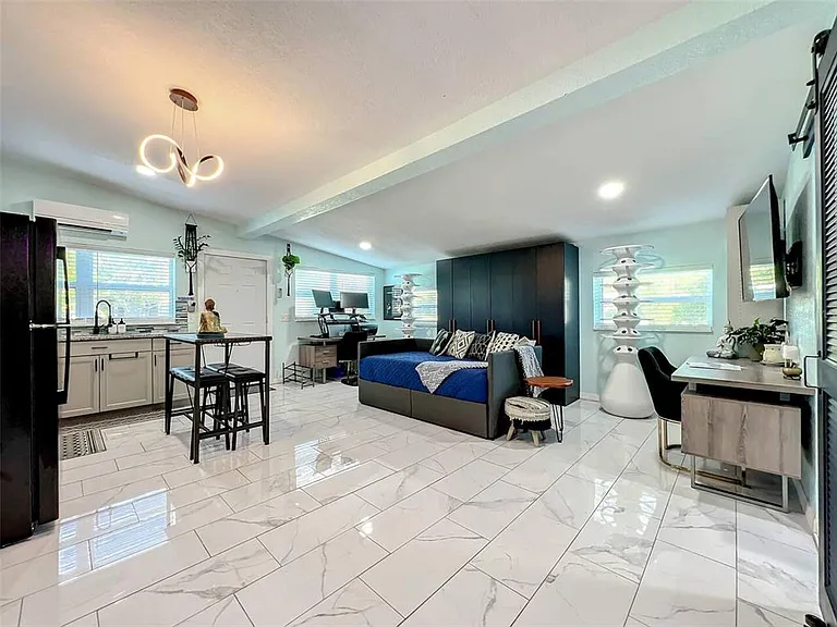 1245 Catalpa Dr #4 — Photo 27