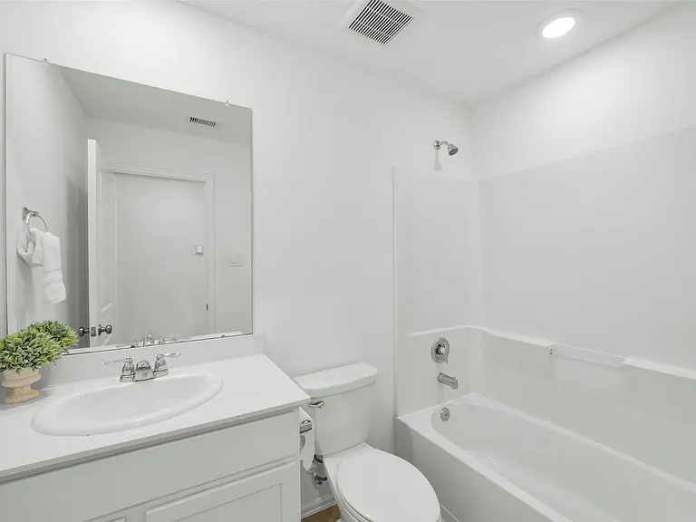 1504 Twilight Green Dr — Photo 10