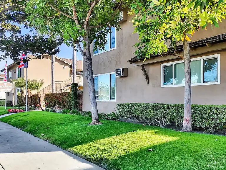 1010 & 1016 S Lemon St — Photo 3