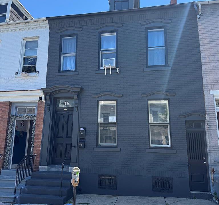 1st image of 237 N 8th St APT 1