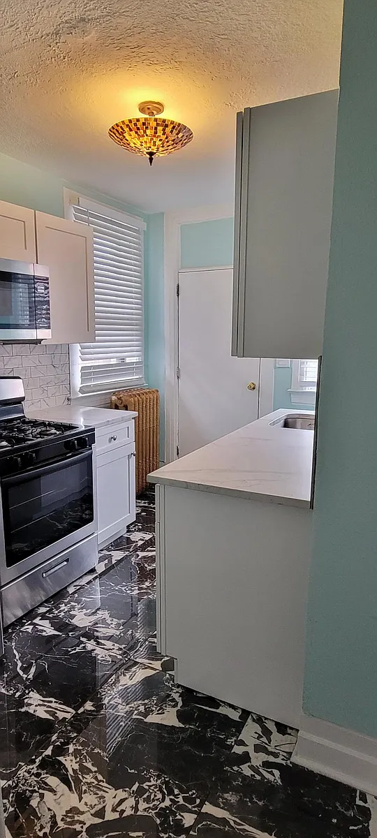 Kitchen - 1256 N Lafayette St #4