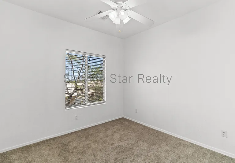 1716 W Cortez St #207 — Photo 9