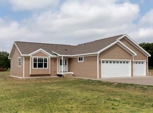 1006 Prairiewood Dr SW, Pillager, MN 56473