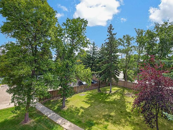 5th image of 24 Alpine Pl Unit 304