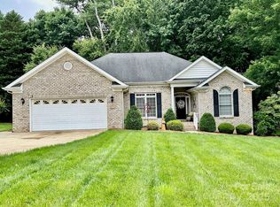 35 Wittenburg Springs Dr, Taylorsville, NC 28681