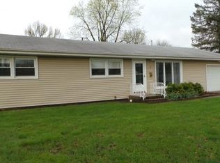 2 Bryan Pl, Charleston, IL 61920