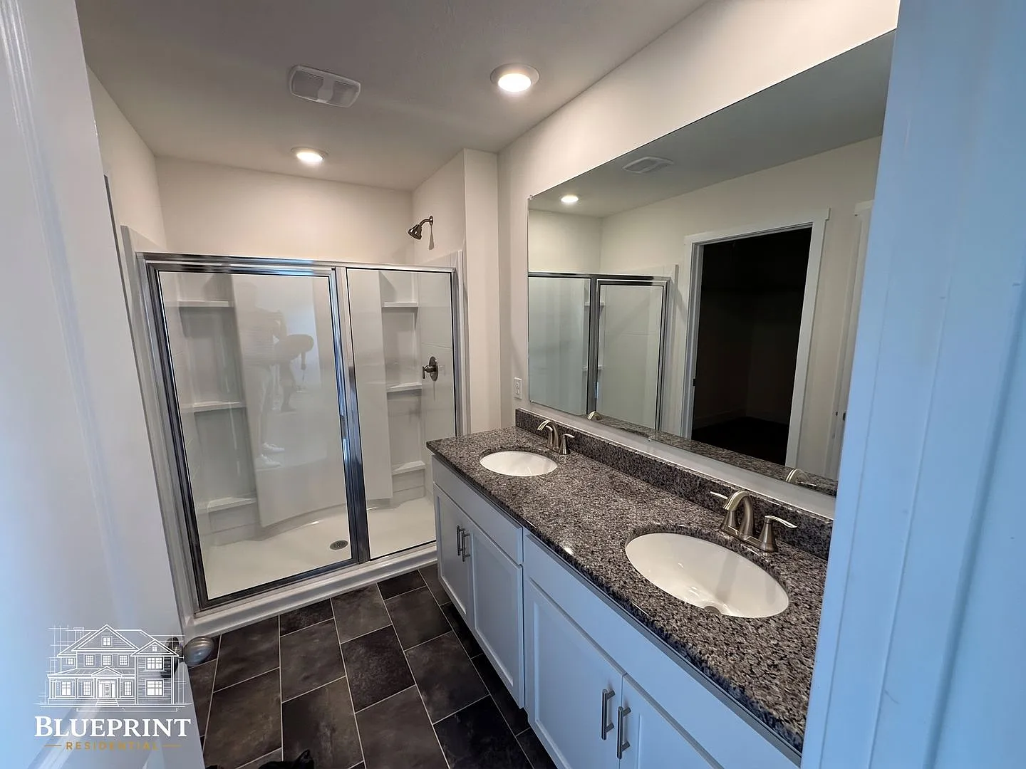 2024 build, great neighborhood, stainless appliances, granite countertops! — Photo 4