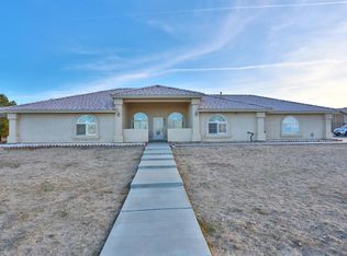 4425 Sunset Rd, Phelan, CA 92371