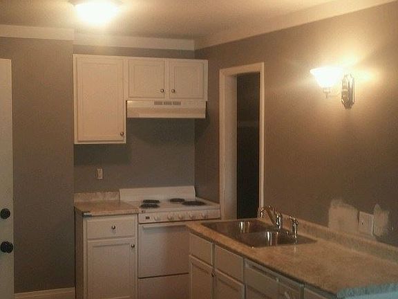 5th image of 112 Larpenteur Ave W APT 5
