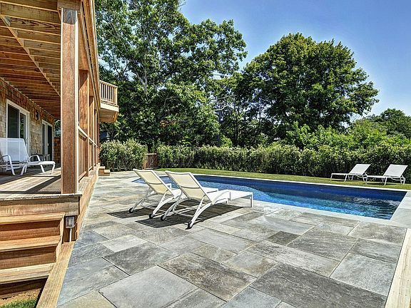 3rd image of 86 Cleveland Dr