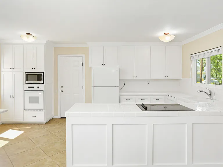 1403 E Chalynn Ave — Photo 3