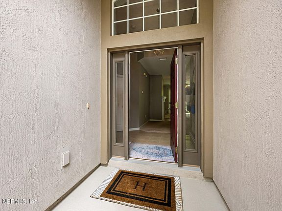 5th image of 176 S ARABELLA Way