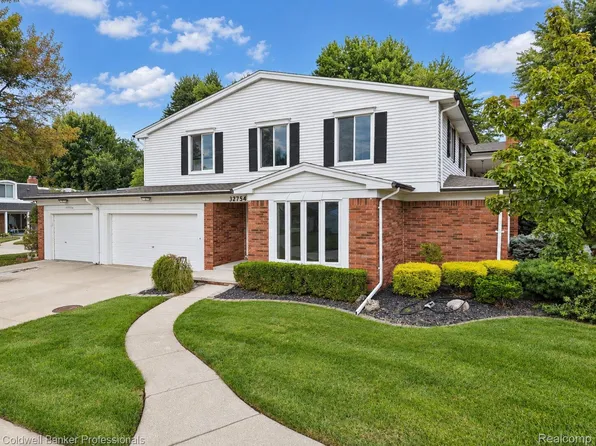 32754 Barclay Sq #20, Warren, MI 48093
