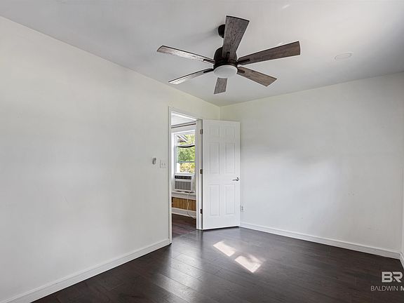 5th image of 112 S Juniper St