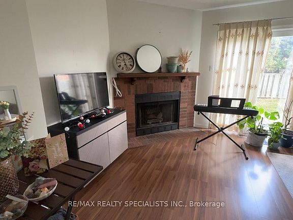 5th image of 159 Brantwood Park Rd #159A