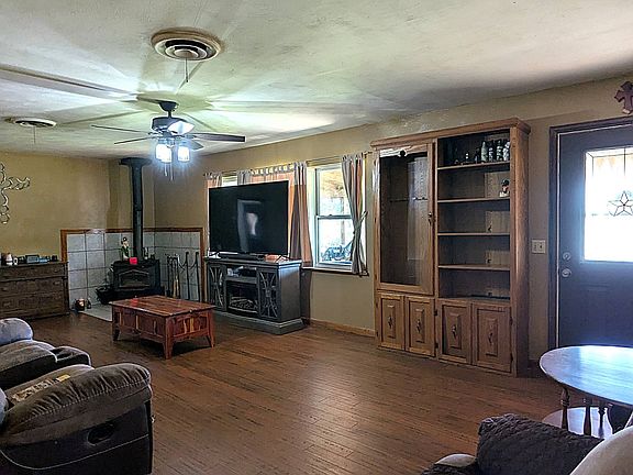 3rd image of 310 E 12th St
