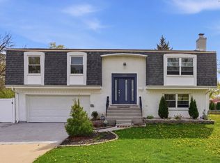 1065 N Smith St, Palatine, IL 60067