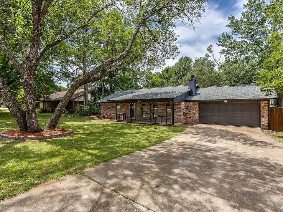 1st image of 2711 Lone Star Ln