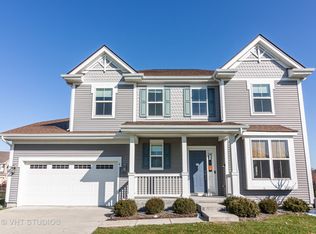 6 Kingsmill Ct, Algonquin, IL 60102