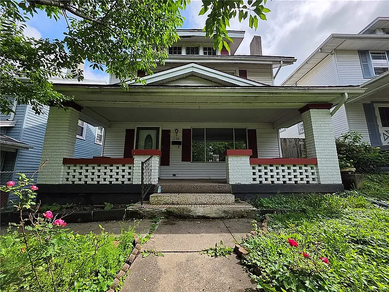 1150 Beaumont Ave — Photo 1