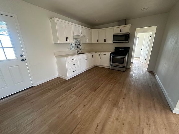 2nd image of 9716 Greenleaf Ave #0