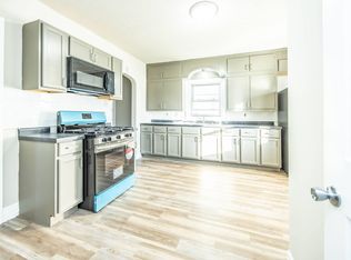 369 Taft Pl, Gary, IN 46404