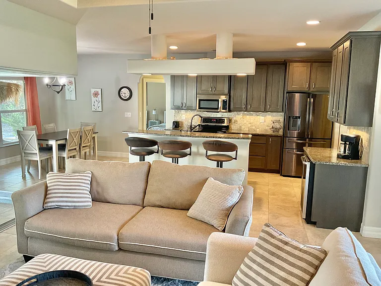 18715 Ayrshire Cir — Photo 3