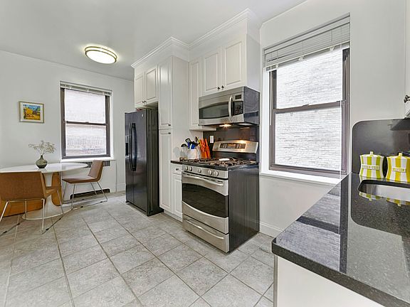 3rd image of 310 E 75th St APT 1C