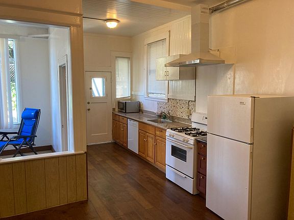 4th image of 1041 Montgomery St #1
