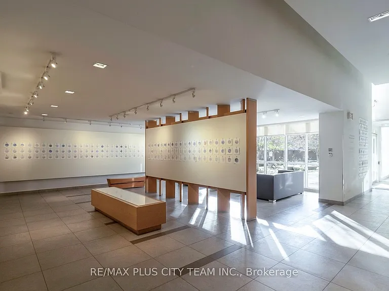 5 Hanna Ave #434 — Photo 32