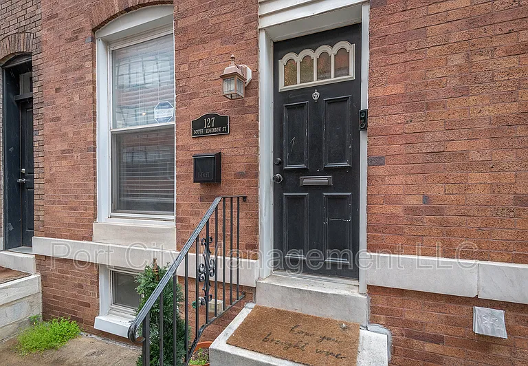 127 S Robinson St — Photo 5
