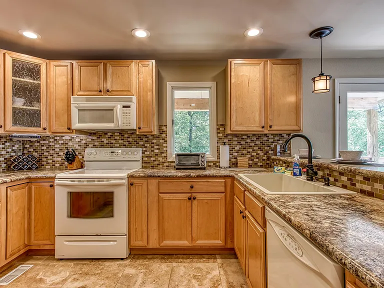 3708 Harris Mountain Way — Photo 7