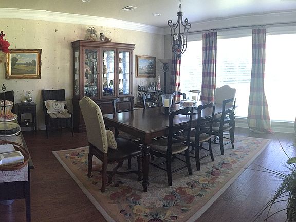 19X17 den or dining