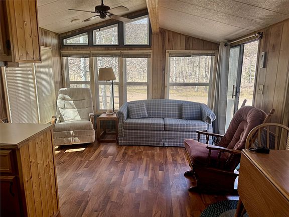 3rd image of 425 Depot Drive