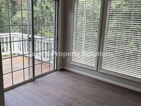 4th image of 616 Balfour Rd