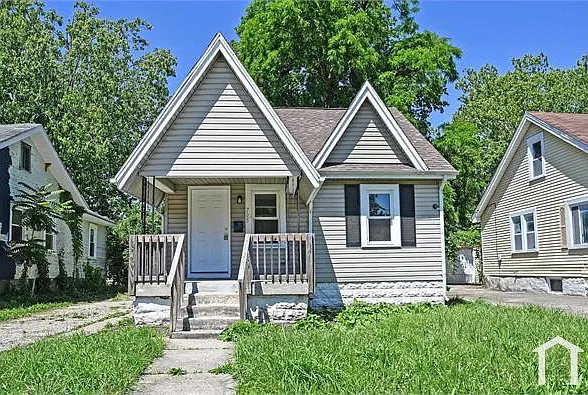 3 bed, 792 sqft, $1,300 — Photo 1