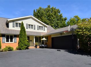 21211 S Woodland Rd, Shaker Heights, OH 44122