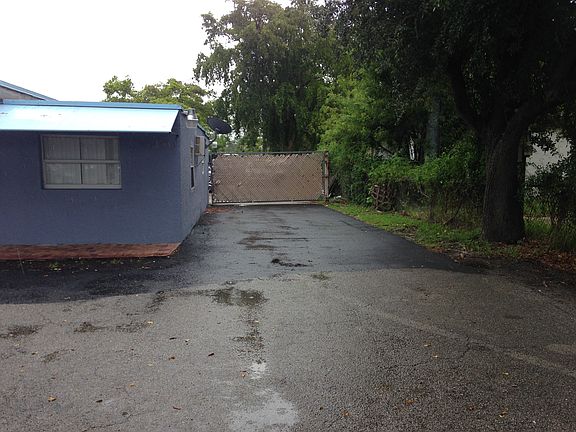 2nd image of 5742 Hallandale Beach Blvd