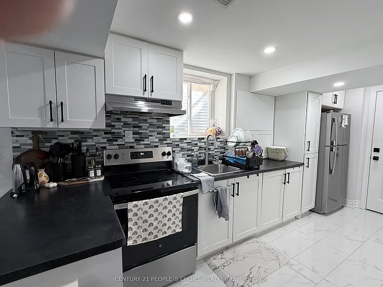 131 Locker Pl — Photo 5
