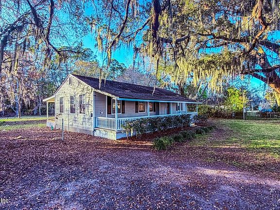 2nd image of 13828 WOODLAND Drive