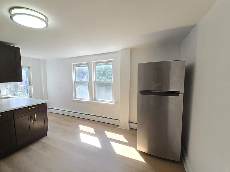 86 Emerson St #1 — Photo 3