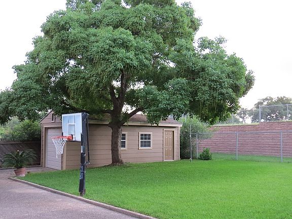 4th image of 15123 Little Wren Ln